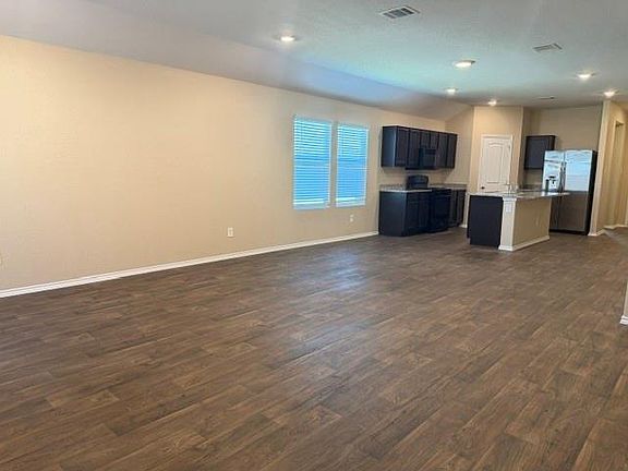 5th image of 904 Adler Way