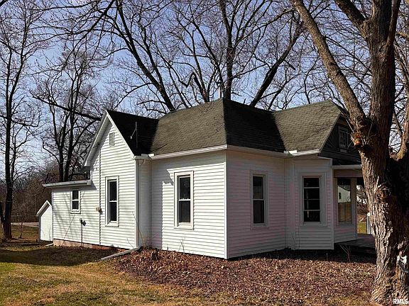 3rd image of 502 E 1st St