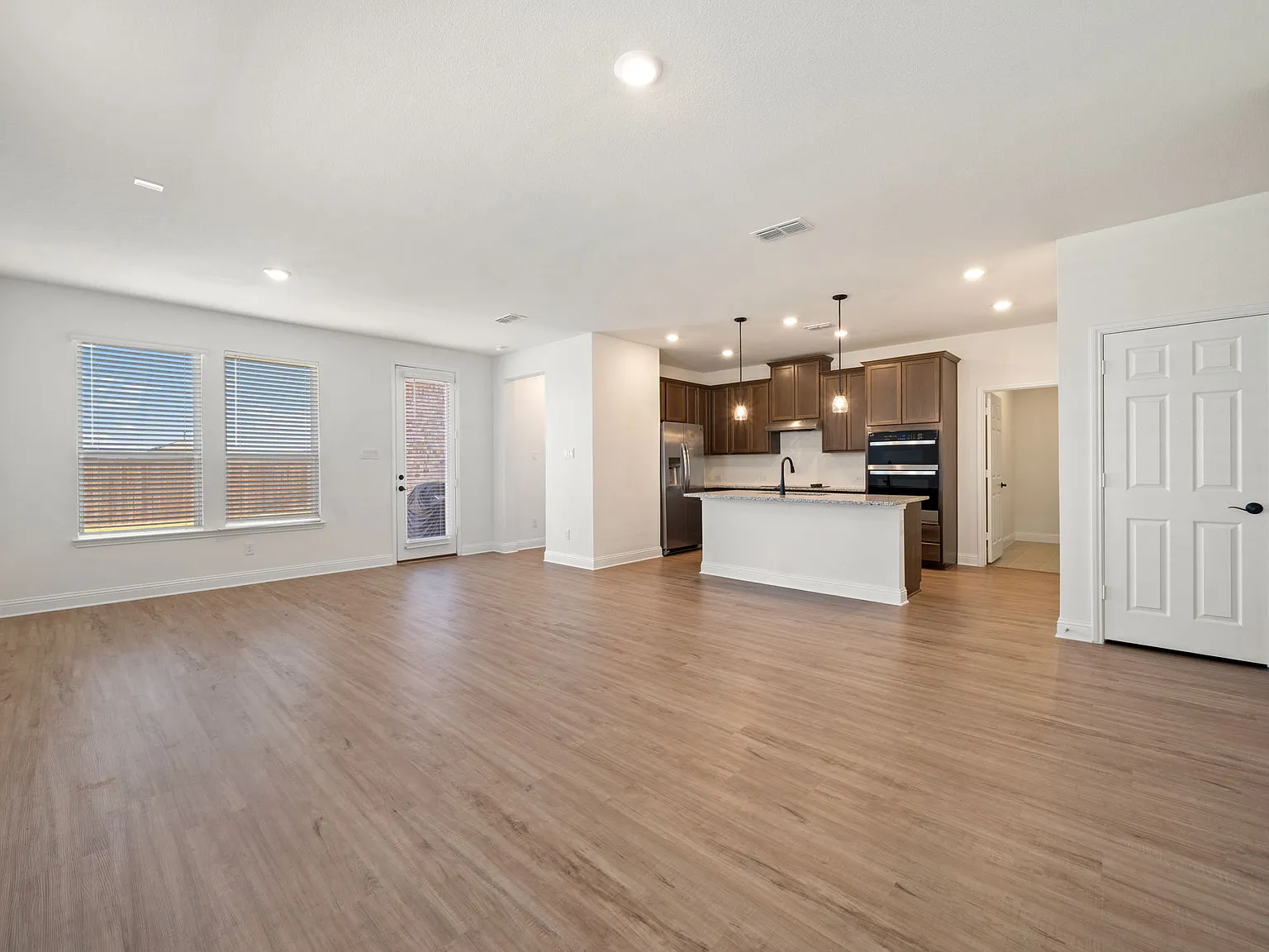 3 bed, 1492 sqft, $2,600 — Photo 4