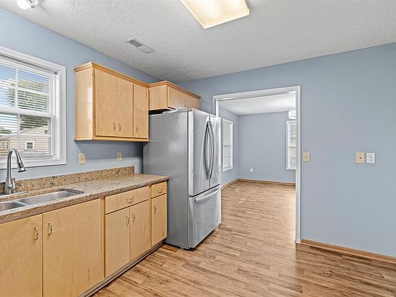 4th image of 1407 Alexander Ave