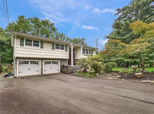 132 Sunset Rd, Blauvelt, NY 10913