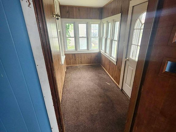 5th image of 637 Manilla St