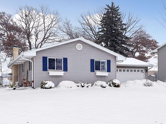 4th image of 1297 Pinewood Dr