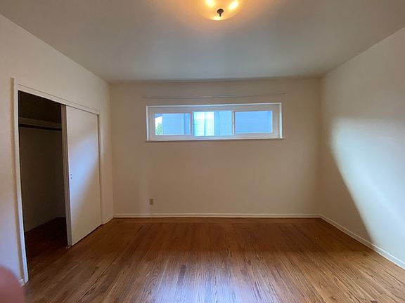 4th image of 732 Stannage Ave #732