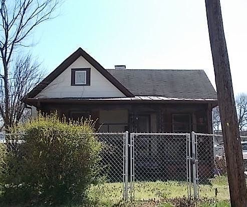 2nd image of 6 E 8th St