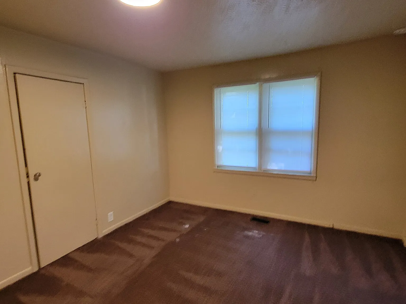 3 bed, 1.0 bath, $975 — Photo 3