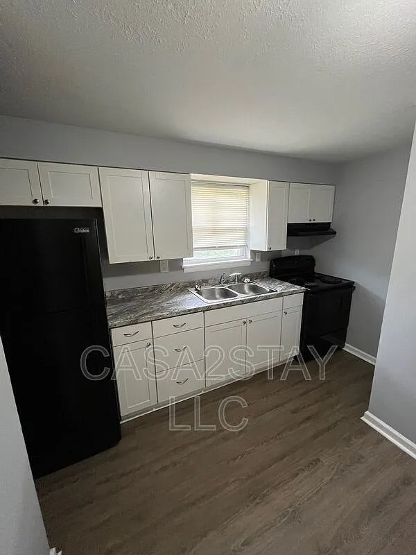 2 bed, 1.0 bath, $750 — Photo 1