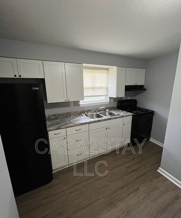 1st image of 4805 Saddlebrook Ln APT 3