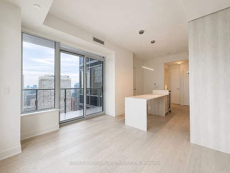 11 Yorkville Ave #3907 — Photo 12