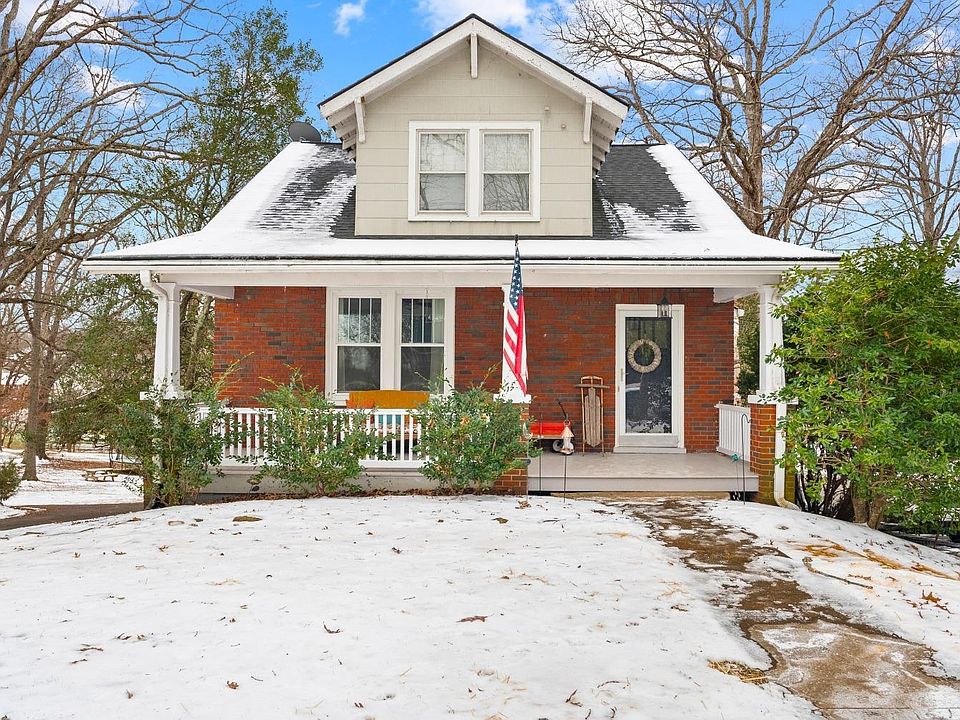 1st image of 1311 Peaks St