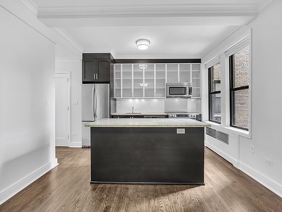 4th image of 210 W 70th St APT 715
