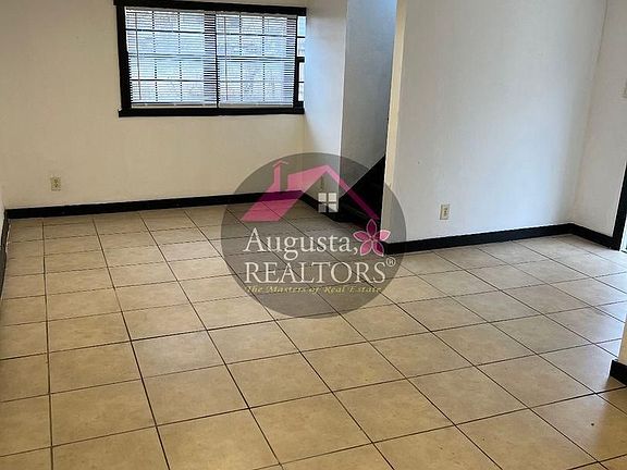 4th image of 1209 Bawcom St #1/2
