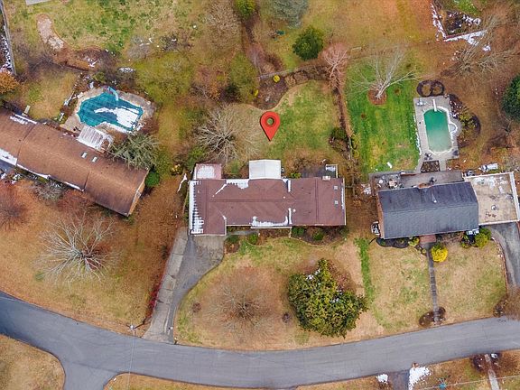 2nd image of 8708 Sandhurst Dr