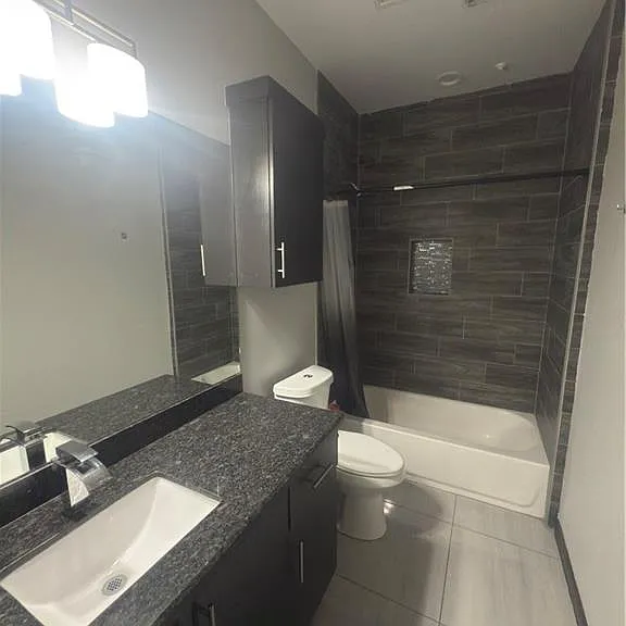 809 E La Cantera Ave #4 — Photo 8