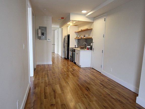 5th image of 344 Starr St APT 1R