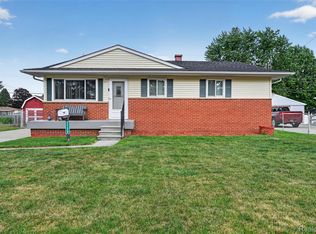 5179 Worchester Dr, Swartz Creek, MI 48473