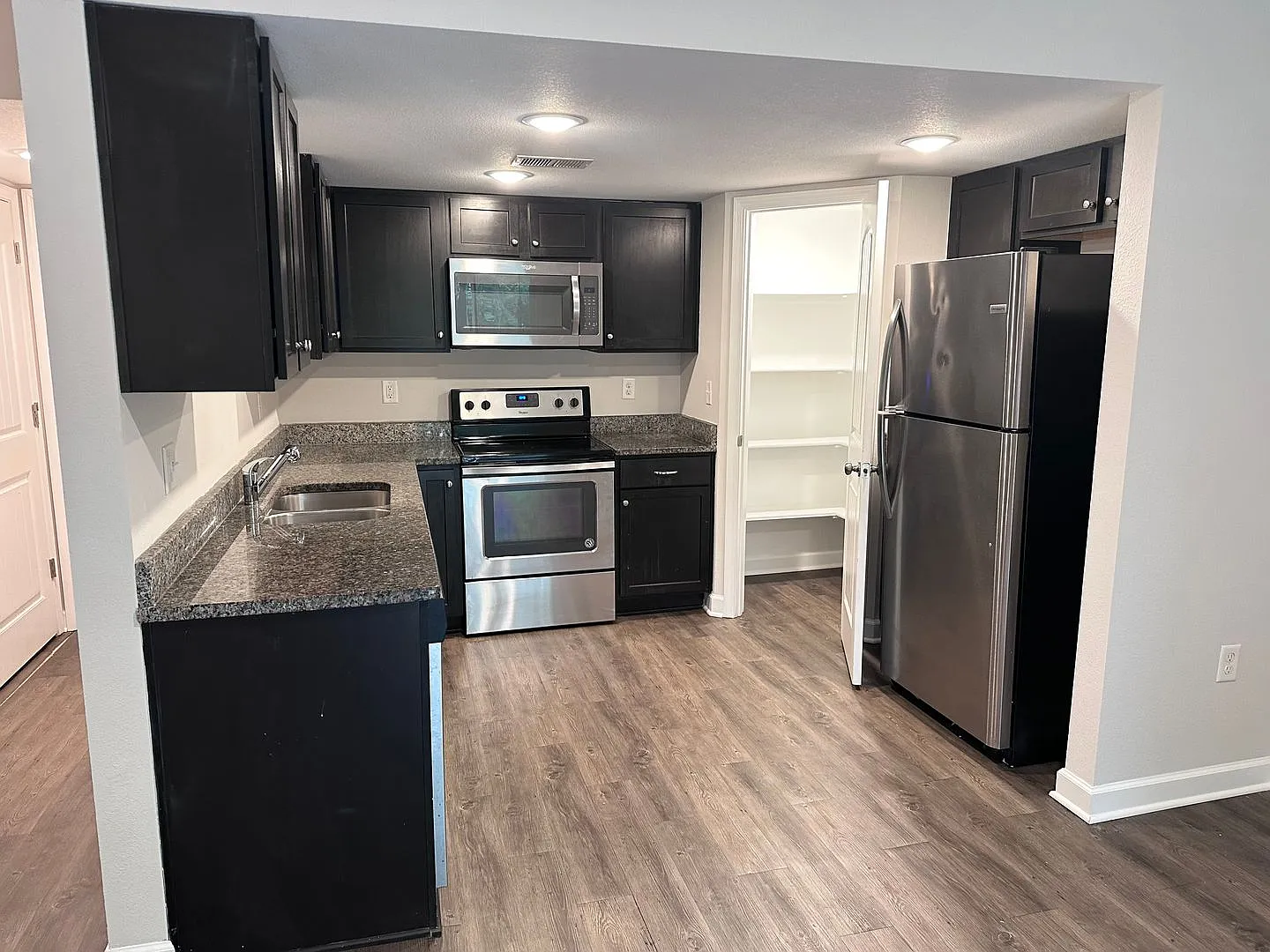 3 Bed | 2.5 Bath | 2 Car Garage Townhome in Grain Valley — Photo 3
