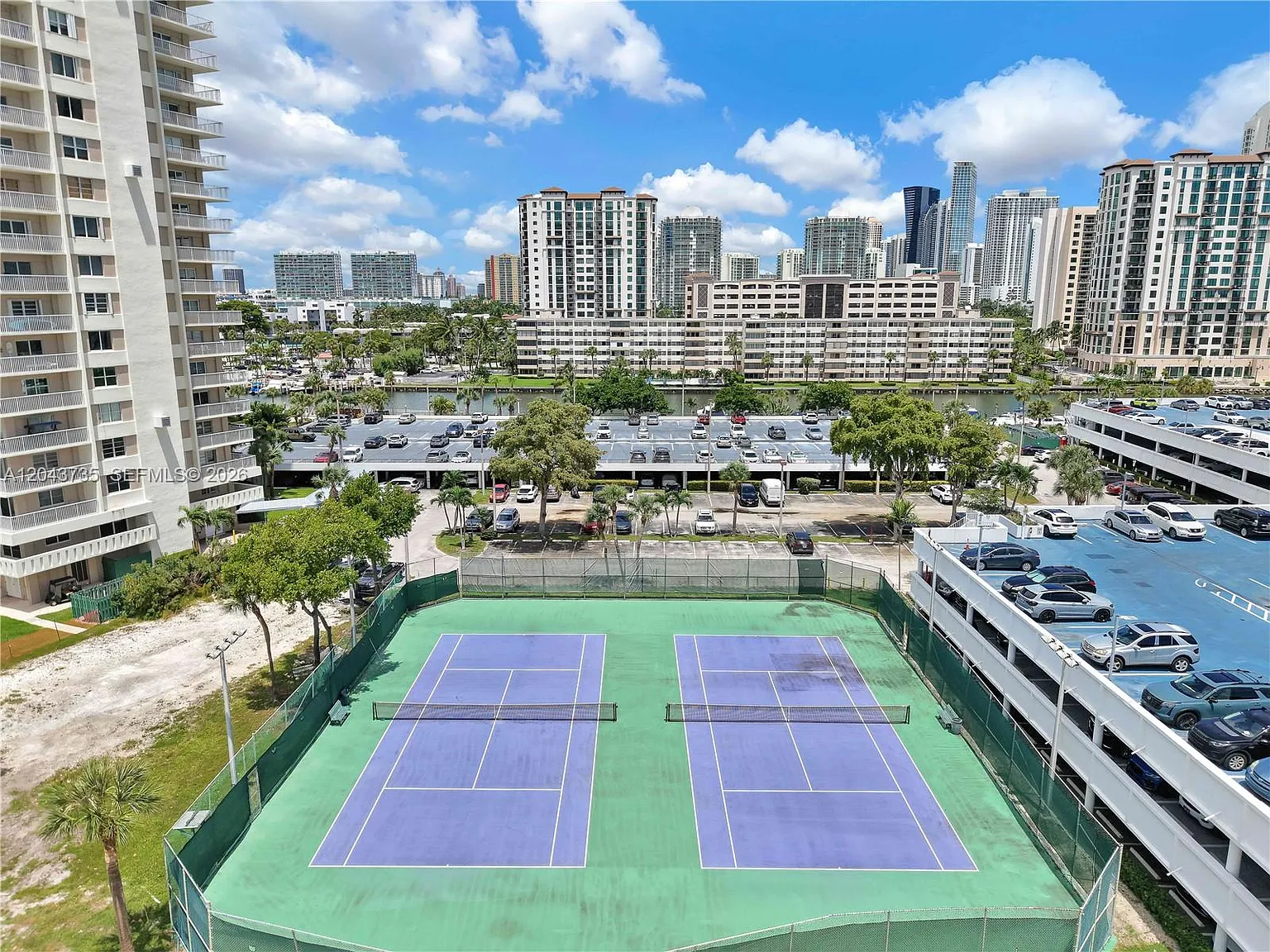 Arlen House Condo — Photo 3