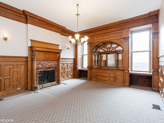 4th image of 4942 S Washington Park Ct