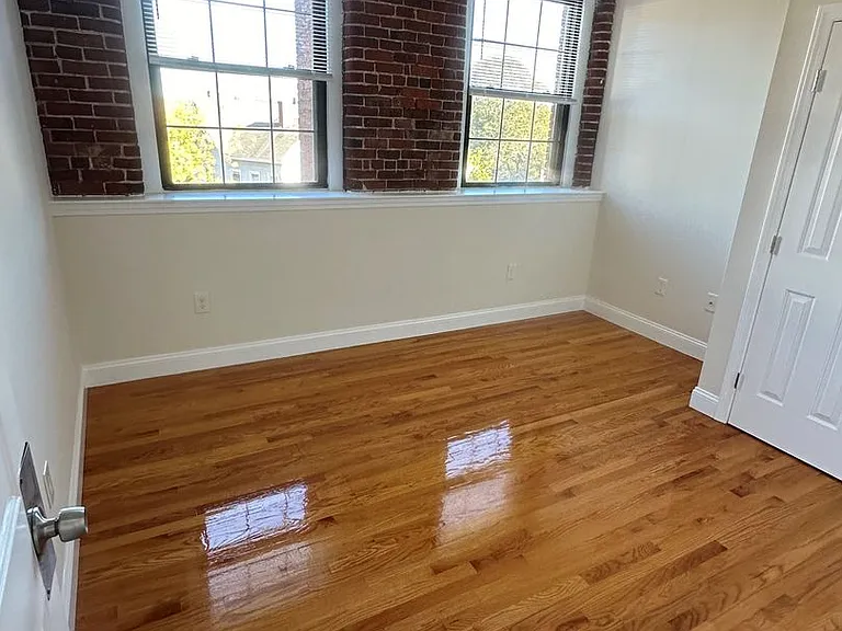 32 Vila LLC — Photo 3