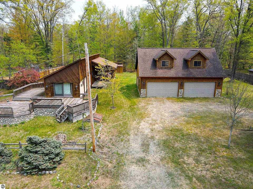 1st image of 112 Forest Park Ct