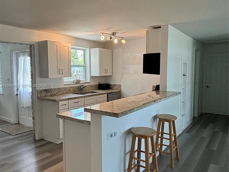 5809 Sullivan Rd — Photo 3