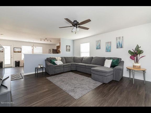 3rd image of 3234 Edling Dr