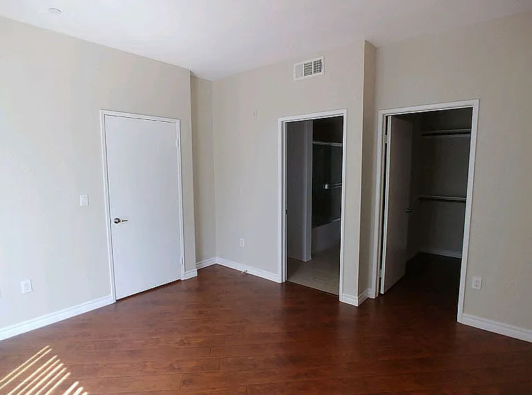 Almeria Townhomes — Photo 43