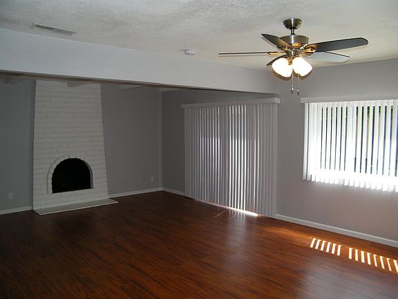4th image of 20 Tillman Cir