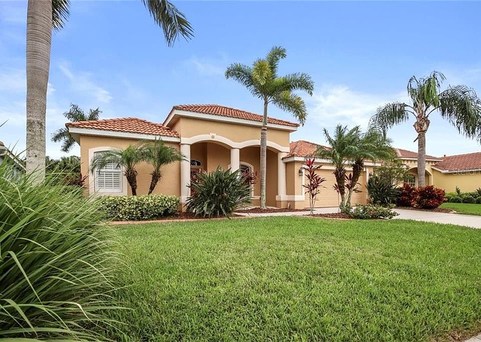 1st image of 1944 Coconut Palm Cir