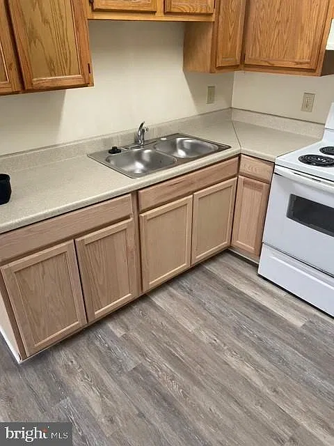 2 bed, 1.0 bath, 550 sqft, $1,200 — Photo 4