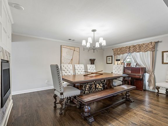 3rd image of 5712 Ridgetown Cir