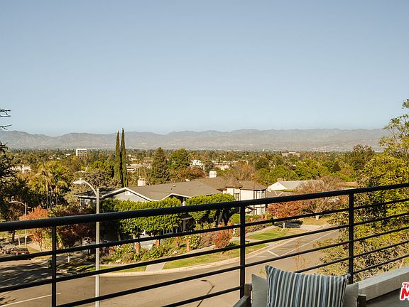 3rd image of 13866 Valley Vista Blvd