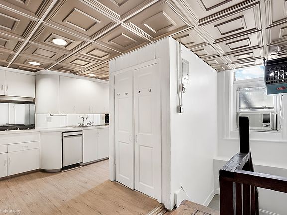 4th image of 262 Bleecker St #Penthouse