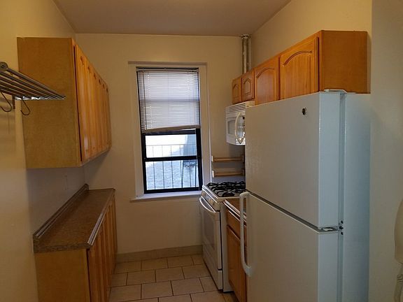 4th image of 4207 34th Ave APT 4A