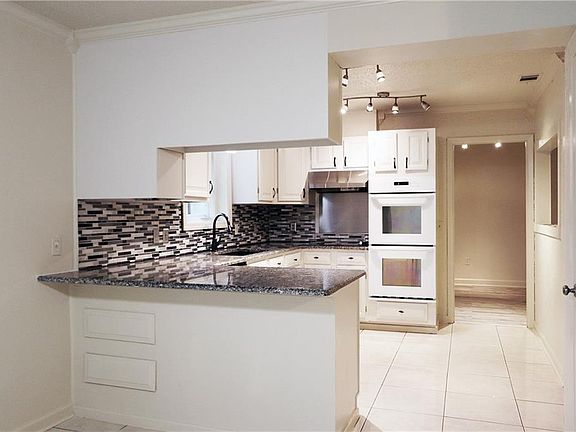 3rd image of 400 Glenmeade Ct