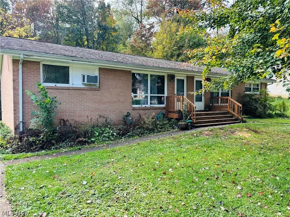 7600 Peyton St NW, Massillon, OH 44646
