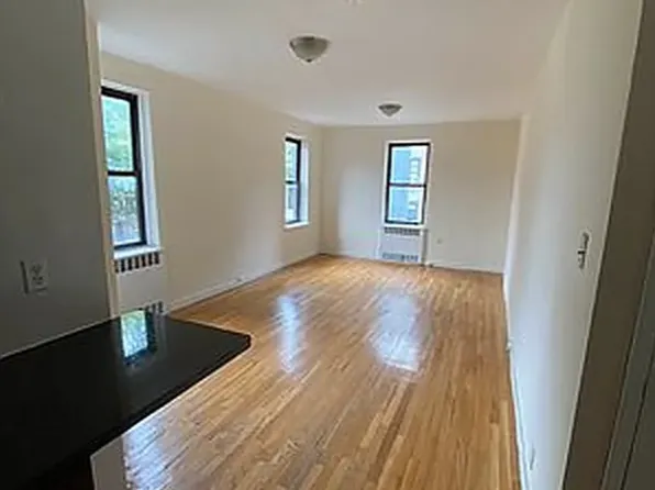 125 Christopher St APT 6A, New York, NY 10014