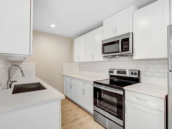 4th image of 5403 W 8th St #104