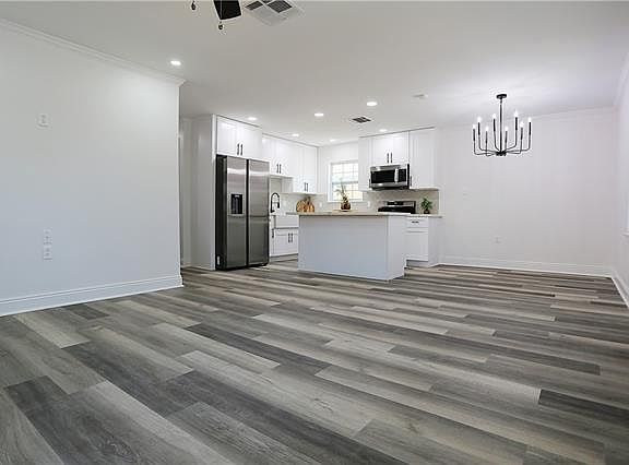 4th image of 7900 Simon St