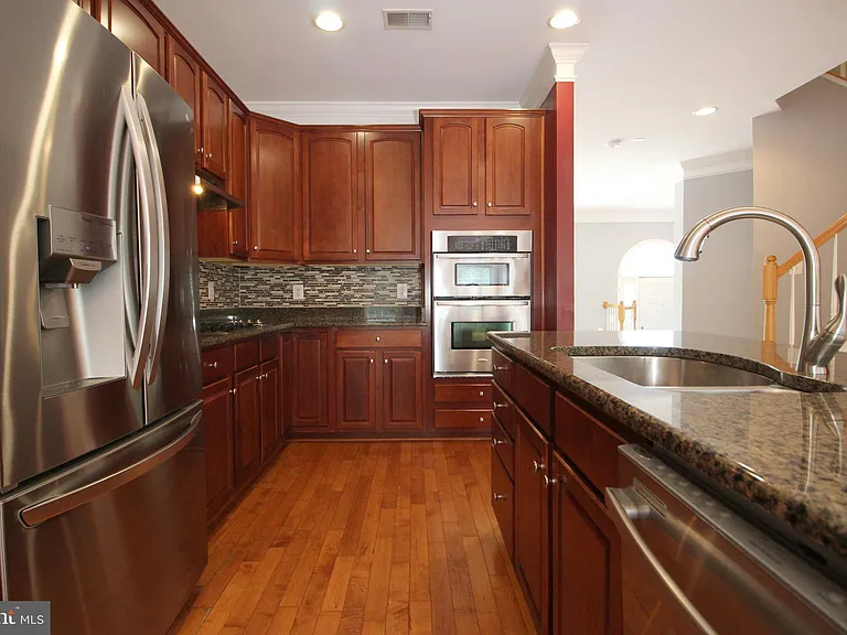 3800 Elmwood Towne Way — Photo 11
