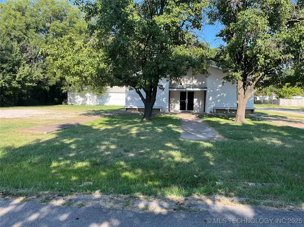 1205 N Griffin Ave, Okmulgee, OK 74447