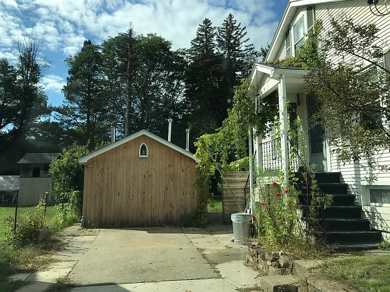 1513 Williston Rd — Photo 8
