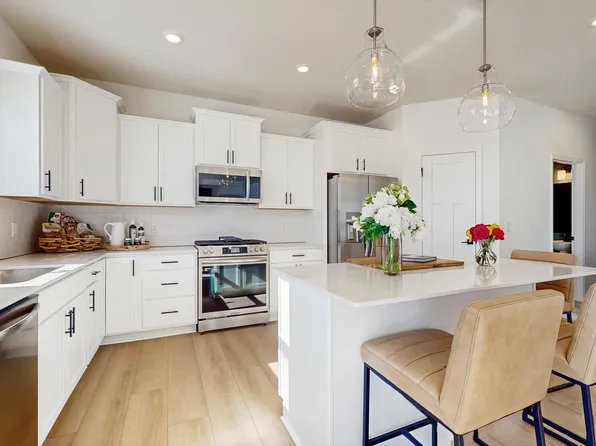 19971 Gladstone Trl, Lakeville, MN 55044