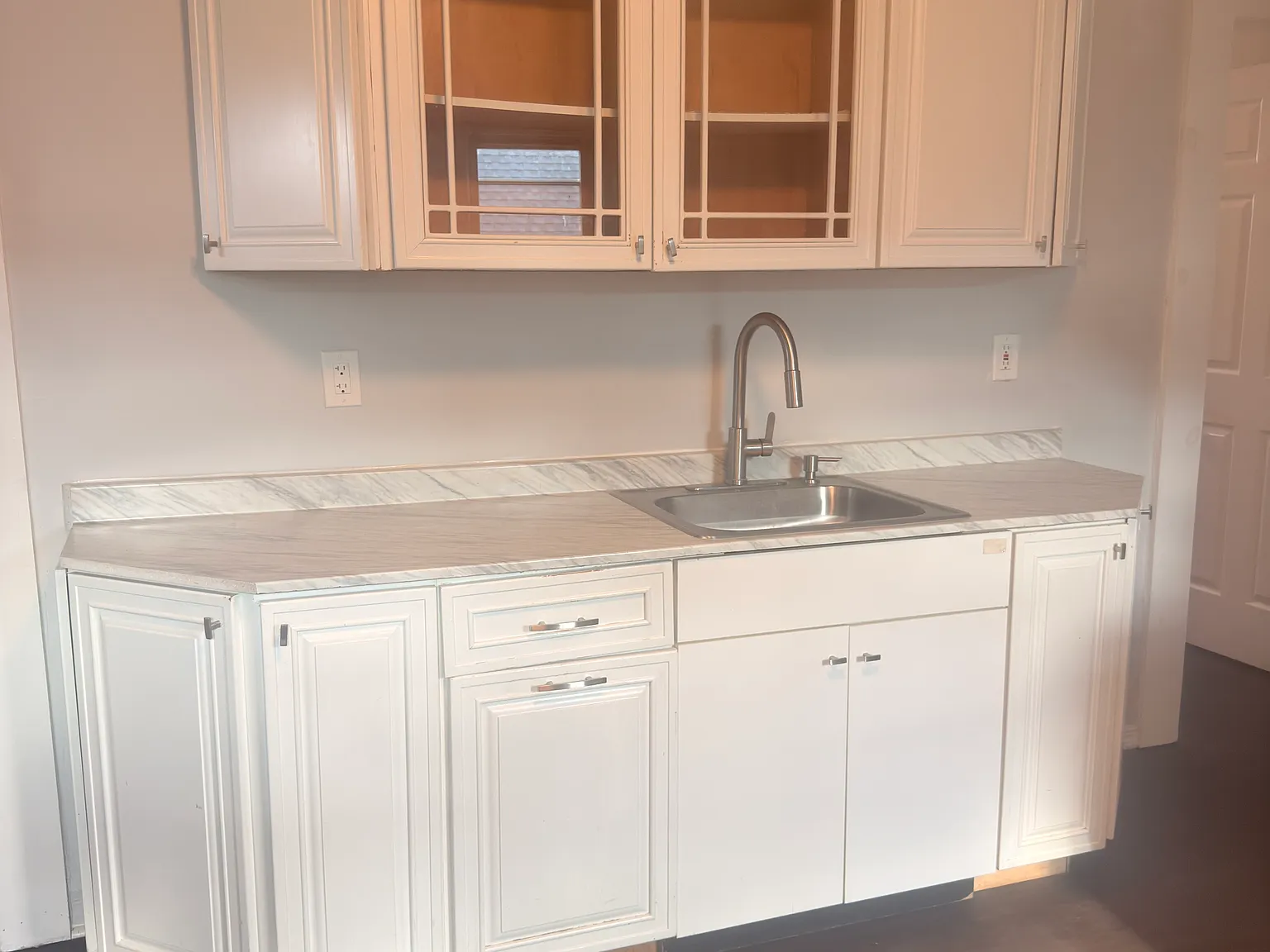 3 bed, $2,200 — Photo 1