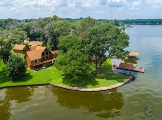170 Pin Oak Dr, Mabank, TX 75156
