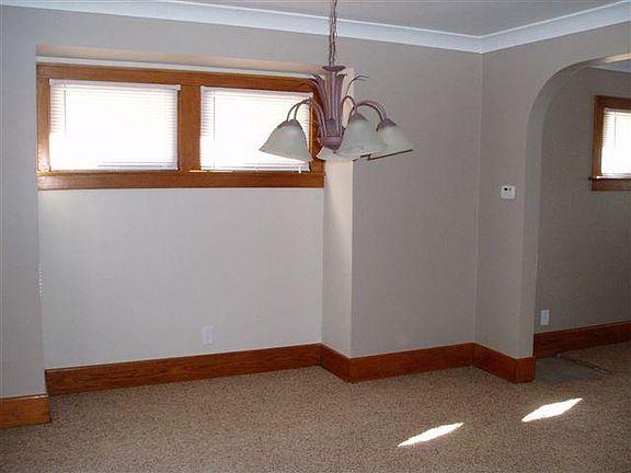 Dining Room, Carpeted