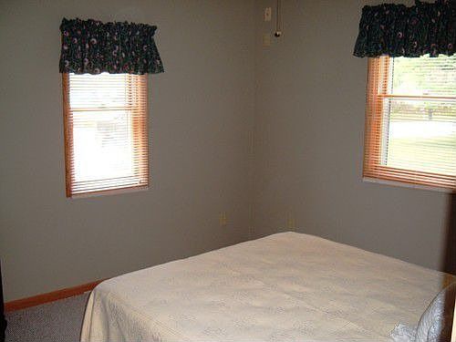 5th image of 1326 Lake Dr