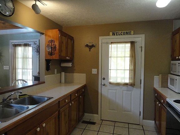 2nd image of 529 Warrior Ln