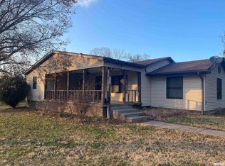1500 Benton Ave, Johnston City, IL 62951